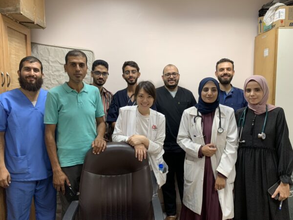 台灣急診科醫師郭郁欣於2025年8月至9月參與無國界醫生任務,赴加薩阿克薩醫院服務。圖/郭郁欣醫師