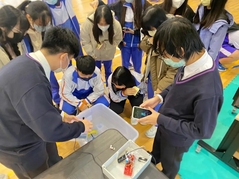 基隆市中山、安樂、暖暖、八斗四所市立高級中學聯合辦理「藍海拾貝」課程成果發表會。