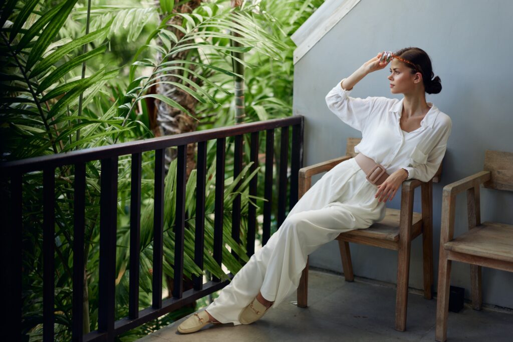 森林系住宿特別受女生歡迎，因為這類旅宿提供了被自然環境包圍的休息空間，晚上很安靜，對住在城市裡的女生來說，幾乎像情緒重置。圖/123RF圖庫