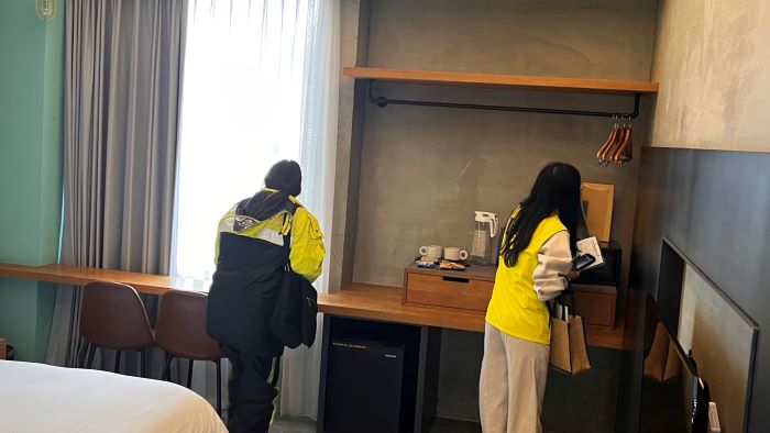 《圖說》旅宿業春節專案聯合稽查。〈觀旅局提供〉