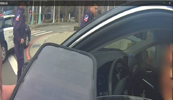 圖文：中市保大員警巡邏查獲毒駕及毒品咖啡包 春節前重要節日安全維護啟動在即。