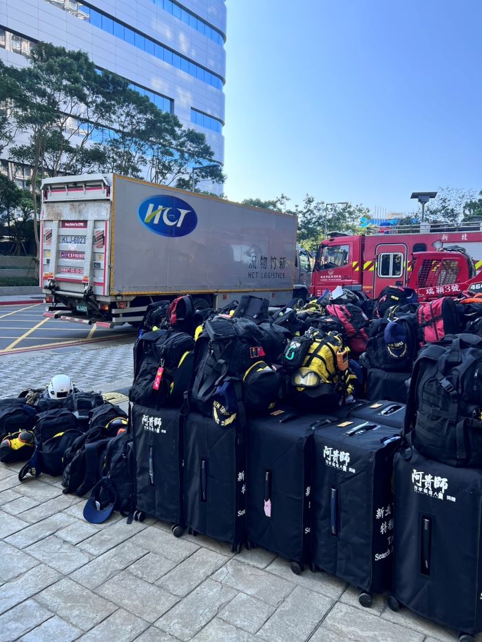 《圖說》新竹物流協助做後勤運輸。〈消防局提供〉