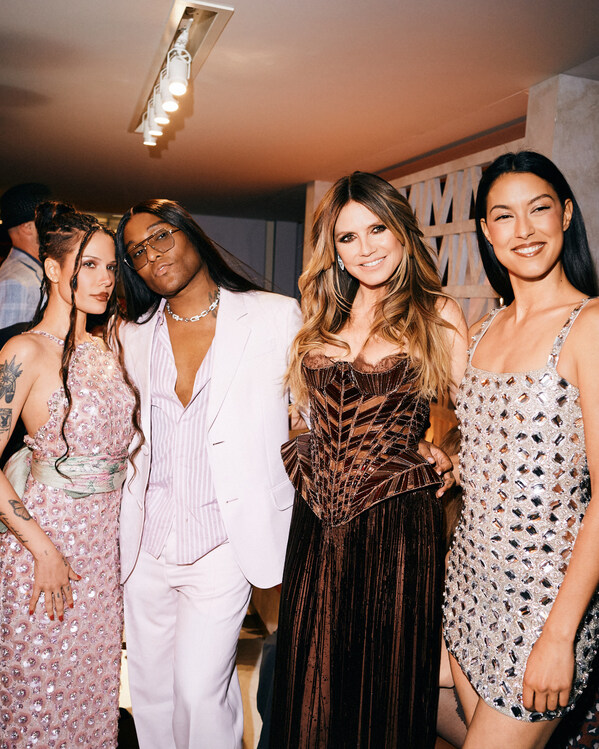 Halsey、Law、Heidi 及 Rebecca Mir 獲品味建築師 Law Roach 及 House of Magnum® 靈感女神 Heidi Klum 的邀請,亮相 House of Magnum® 貴賓派對,使派對成為康城一大熱門話題 Halsey、Law、Heidi 及 Rebecca Mir 獲品味建築師 Law Roach 及 House of Magnum® 靈感女神 Heidi Klum 的邀請,亮相 House of Magnum® 貴賓派對,使派對成為康城一大熱門話題