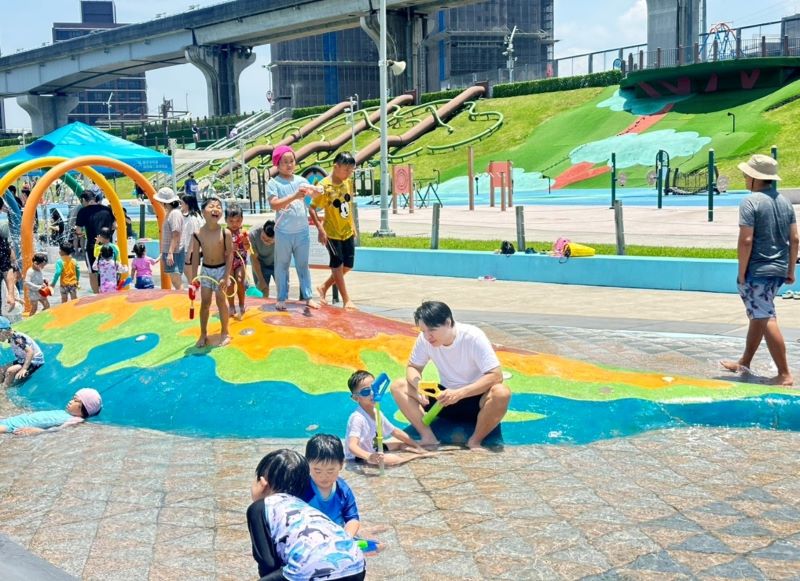 《圖說》熊猴森水樂園多樣式的設施提供大小朋友同樂的戲水環境。〈高灘處提供〉